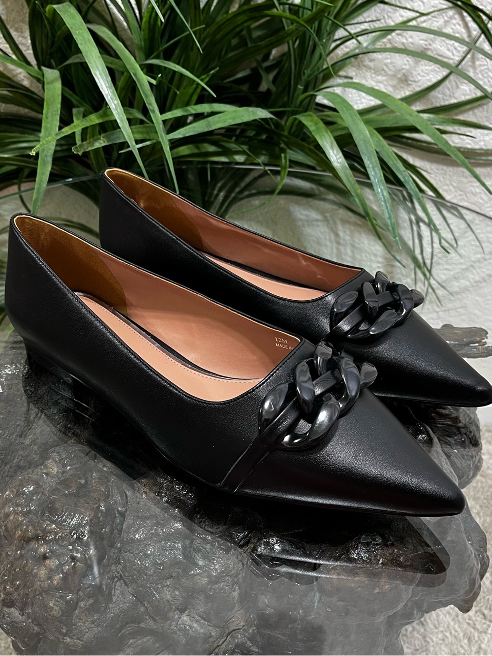 NWT Linea Paolo Women's Black Leather Pointed Toe Chain Accent Flats Size 12